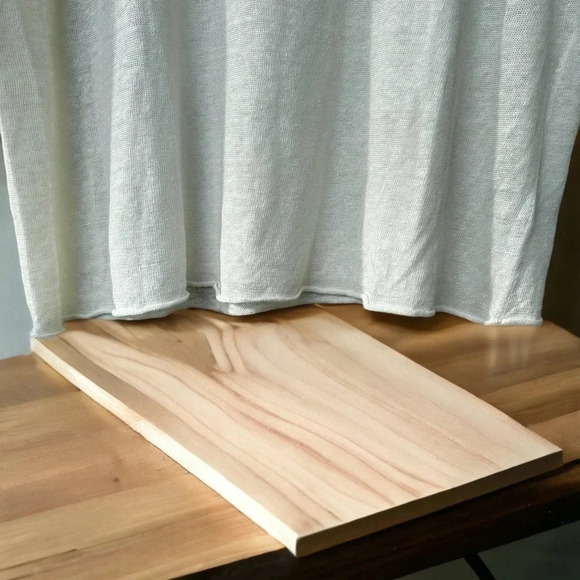 Tori Richards women’s pullover sweater. Size medium - Picture 3 of 4